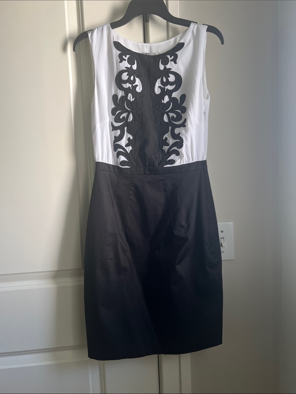 H&M Black & White Two-Tone Symmetrical Sleeveless Shift Dress, XS, 2 NWT